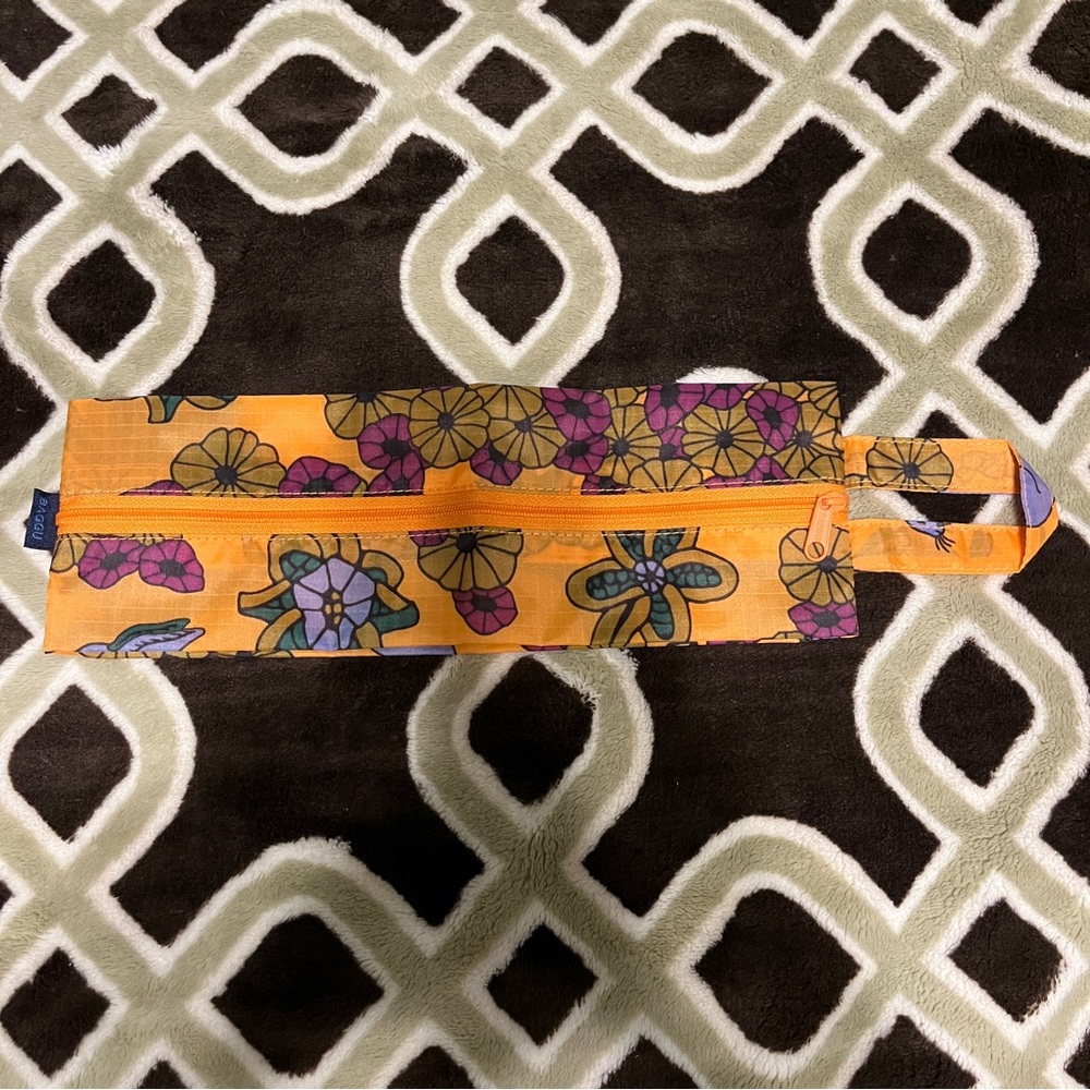 Baggu Small 3D Zip Pouch Wild Rabbit NWOT